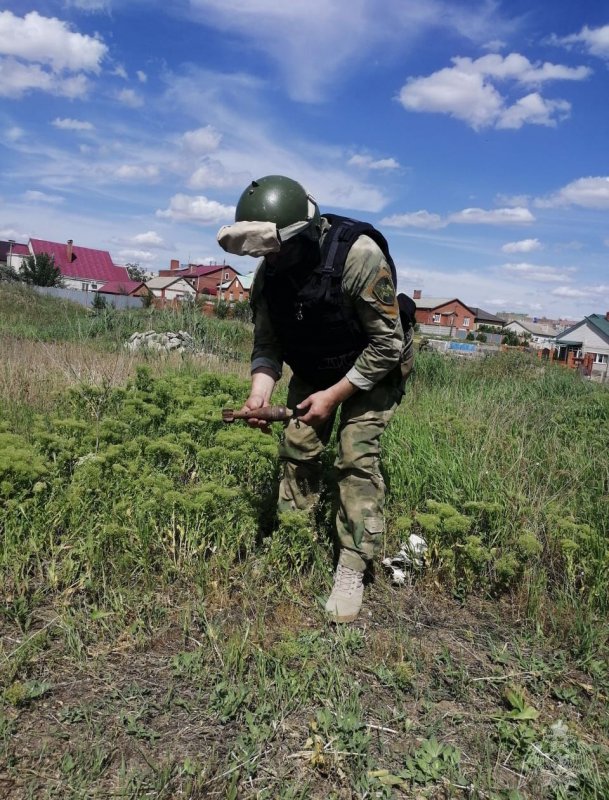 КАЛМЫКИЯ. Сотрудники Росгвардии обезвредили боеприпас времен великой отечественной войны