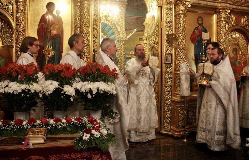 КАЛМЫКИЯ. В Великую субботу архиепископ Юстиниан совершил Литургию в Казанском соборе Элисты