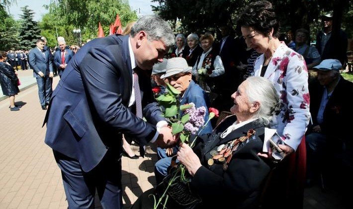 КБР. Глава Кабардино-Балкарии возложил цветы к Вечному огню
