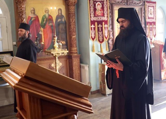 КЧР. Архиепископ Феофилакт помолился в Бештаугорском монастыре