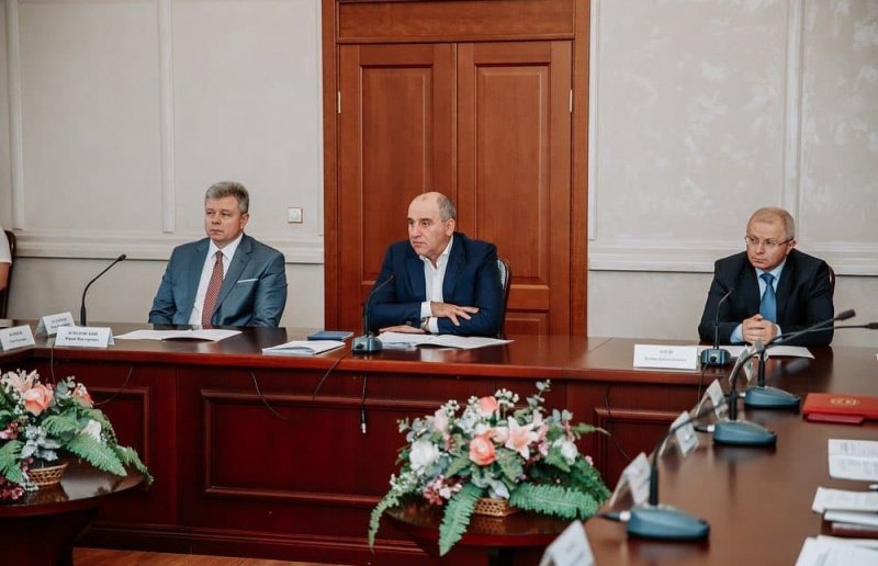 КЧР. Глава КЧР Р. Темрезов провел заседание республиканской Антитеррористической комиссии