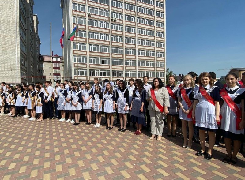 КЧР. В школах Карачаево-Черкесии прозвенели последние звонки