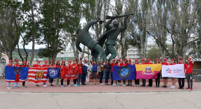 КРЫМ. Феодосия встретила участников похода «Юнармейская миля — 2021»