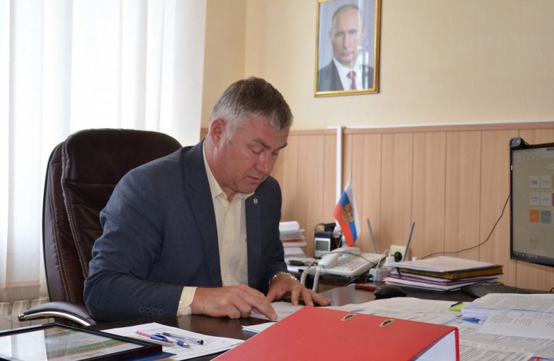 КРЫМ. Глава администрации Черноморского района провел прием граждан