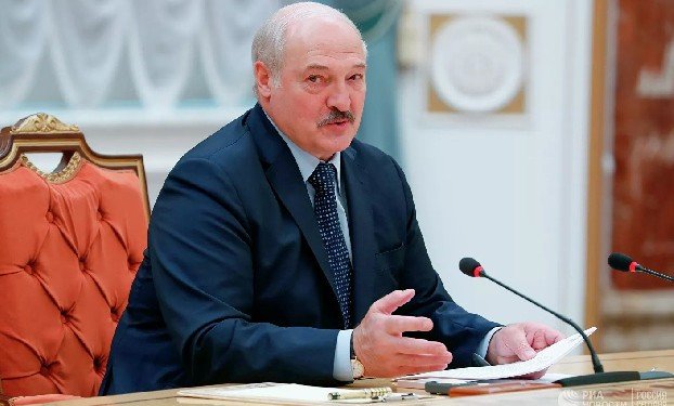 Лукашенко хочет показать Путину "некоторые документы" по инциденту с Ryanair