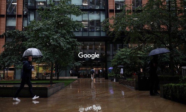 Роскомнадзор потребовал от Google снять ограничения с мобильного приложения "Улица героев"