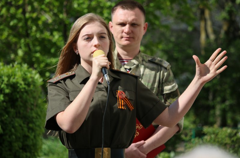 СТАВРОПОЛЬЕ. В Ставрополе росгвардейцы поздравили ветерана Великой Отечественной войны с Днем Победы