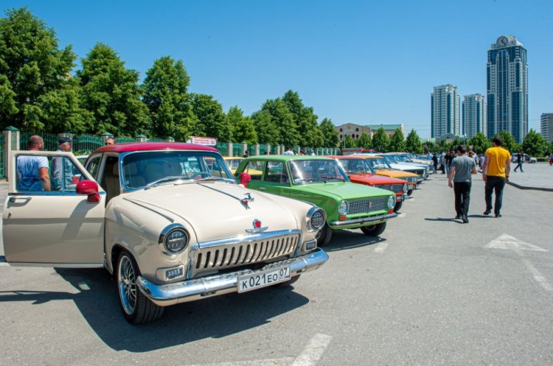 В Грозном состоялся конкурс-выставка ретро-автомобилей