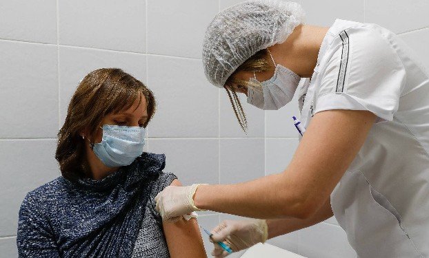 В России зарегистрировали вакцину "Спутник Лайт"