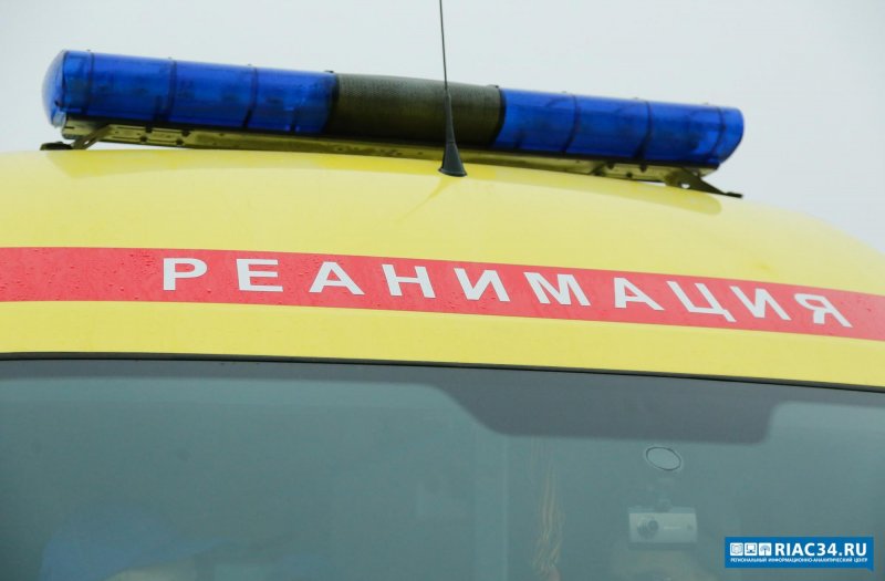 ВОЛГОГРАД. Волгоградские врачи спасают пострадавших в ДТП с участием нескольких автомобилей