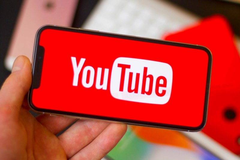 YouTube введет налоги для блогеров и начнет вставлять рекламу во все видео