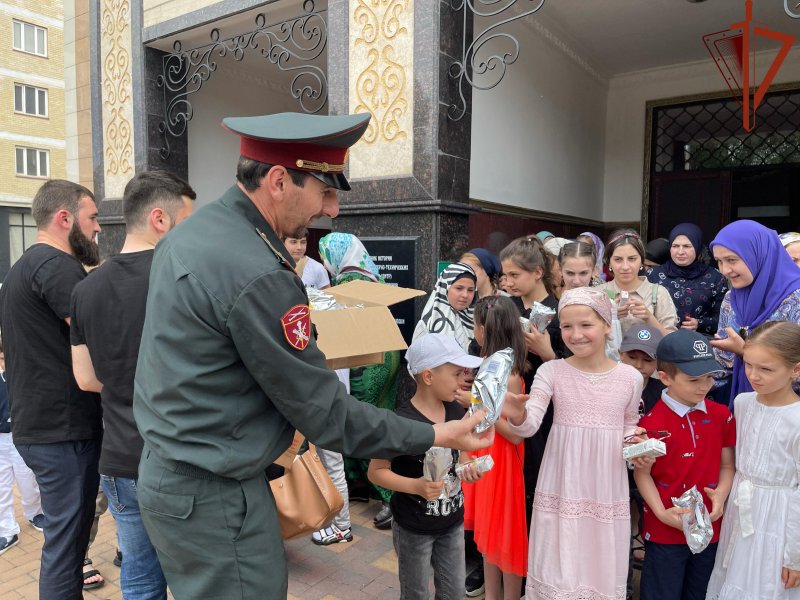 ЧЕЧНЯ. Росгвардейцы республики поддержали акцию «Дорогою добра»