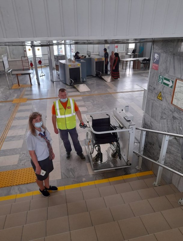 АСТРАХАНЬ. Подъемники для маломобильных пассажиров установлены на железнодорожном вокзале Астрахани