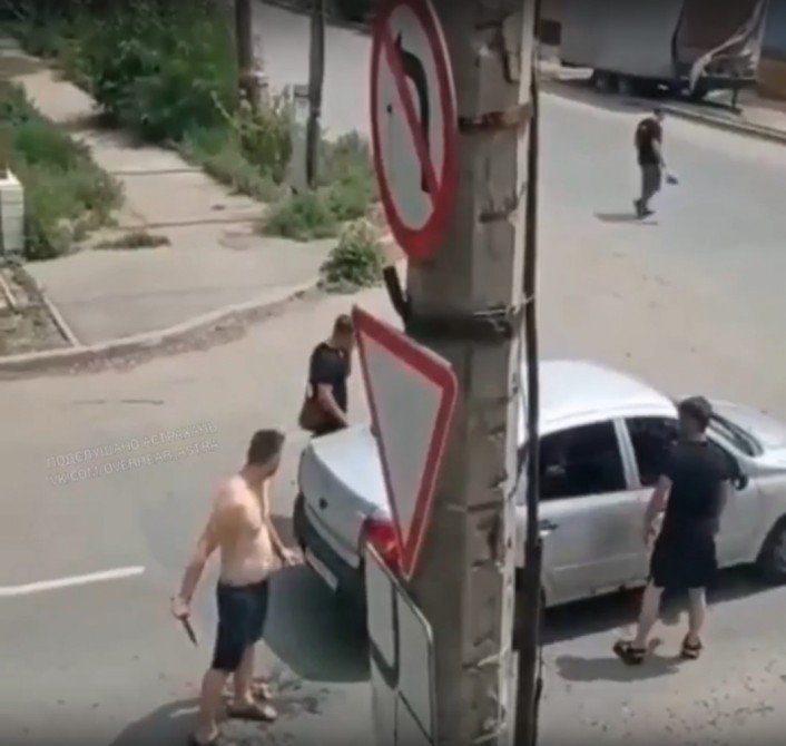 АСТРАХАНЬ. В Астрахани задержали водителя, устроившего на дороге драку