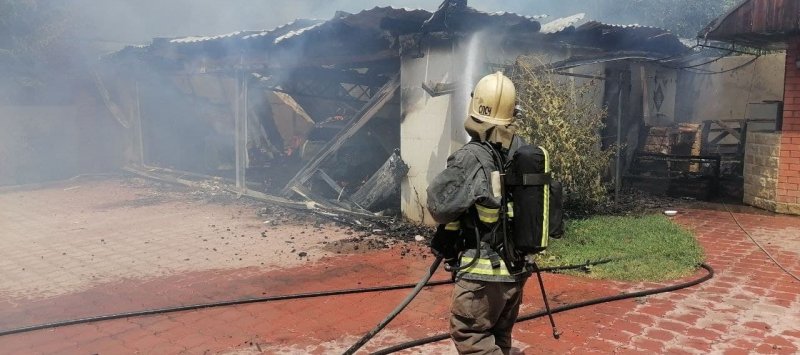 АСТРАХАНЬ. В Астраханской области сгорели три здания и два автомобиля