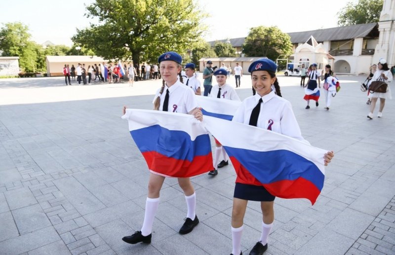 АСТРАХАНЬ. В День России в Астраханском кремле прошёл праздничный митинг