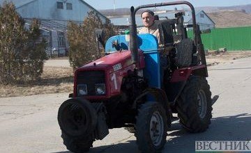 АЗЕРБАЙДЖАН. Трактористов из Армении проводили с территории Азербайджана домой