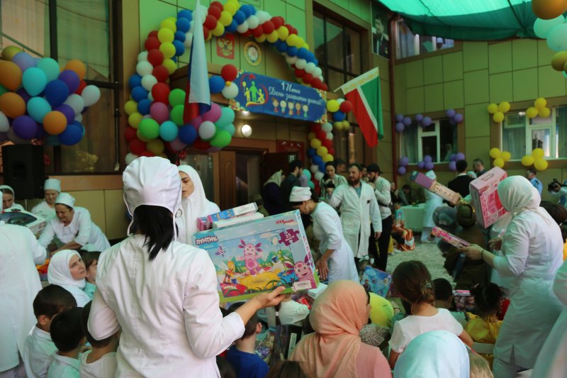 ЧЕЧНЯ. Детским реабилитационным центрам ЧР передали подарки от Фонда Кадырова