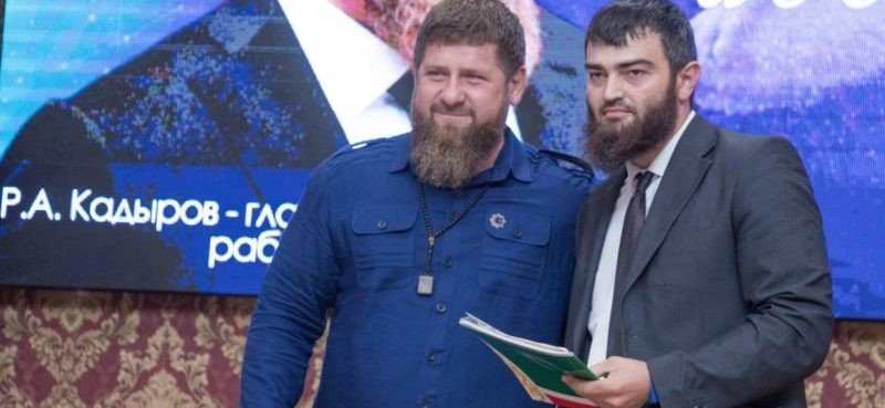 ЧЕЧНЯ. Многодетной семье из ЧР фонд Кадырова вручил ключи от новой 2-х комнатной квартиры