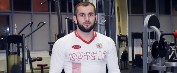 ЧЕЧНЯ. Мовсар Сулейманов стал чемпионом Европы по гирям