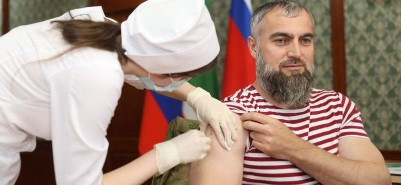 ЧЕЧНЯ. Начальник чеченского Управления Росгвардии сделал прививку против коронавируса