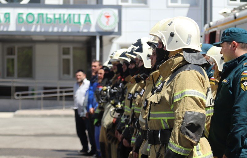 ЧЕЧНЯ. Пожарные провели учение в центральной районной больнице Курчалоя