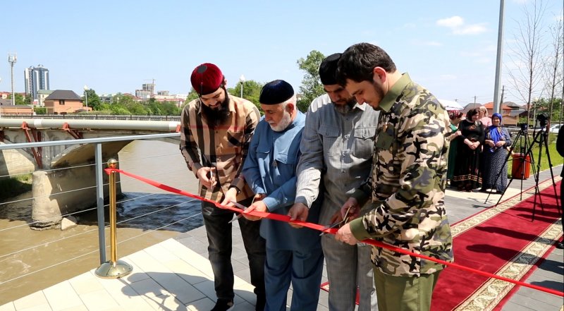 ЧЕЧНЯ. Хас-Магомед Кадыров принял участие в церемонии открытия улицы Ашхабадской и набережной вдоль реки Сунжи