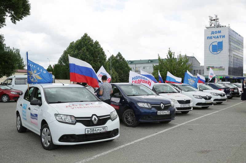 ЧЕЧНЯ. В ЧР прошел автопробег, приуроченный ко Дню России