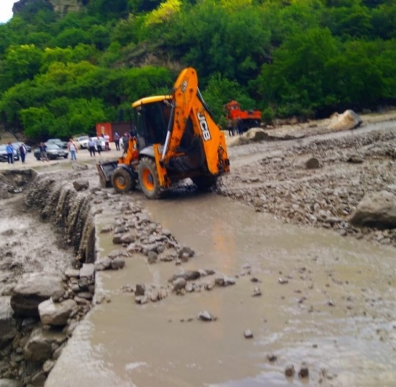 ДАГЕСТАН. Дорожники Дагестана ликвидируют последствия ливневых дождей