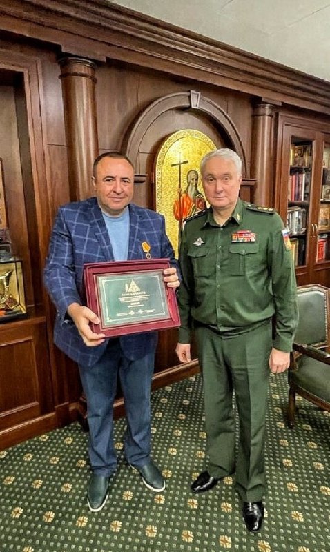 Грачья Погосян награжден медалью Министерства обороны России