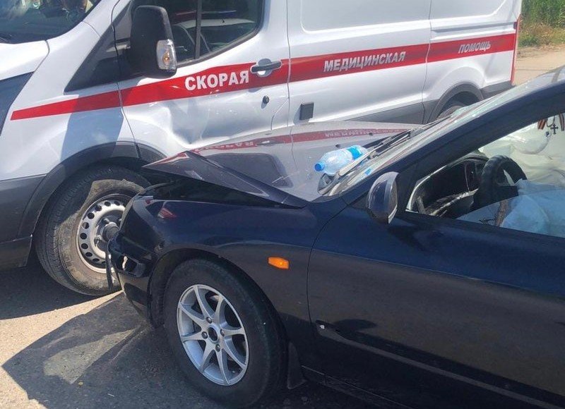ИНГУШЕТИЯ. Четыре человека пострадали в Ингушетии при столкновении кареты скорой помощи и легковушки