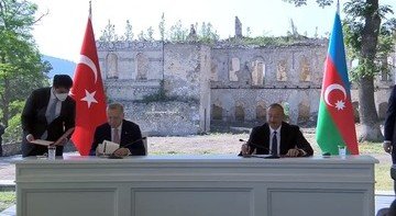 КАРАБАХ. Президенты Азербайджана и Турции подписали Шушинскую декларацию