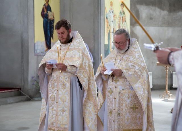 КЧР. Архиепископ Феофилакт совершил литургию Троицкой родительской субботы в Ессентуках