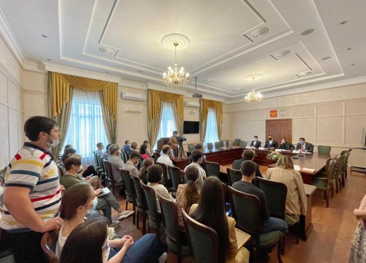 КЧР. Члены Правительства КЧР провели встречу с активом молодежного сообщества республики