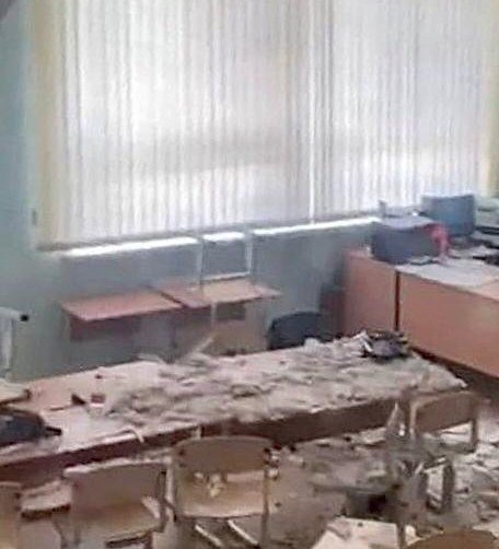 КРАСНОДАР. В кубанской школе обрушился потолок над головами детей