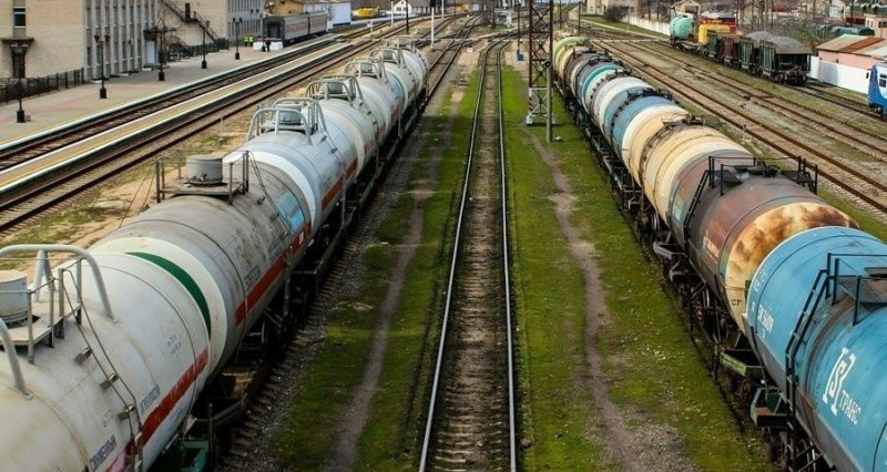 КРЫМ. Больше 47 тысяч вагонов перевезли около 2,5 млн тонн грузов по Крымскому мосту за год