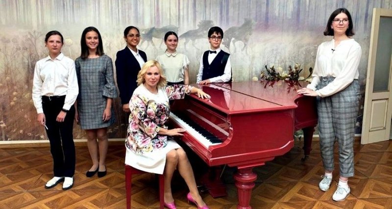 КРЫМ. Ещё шесть крымских школьников будут учиться в Москве по проекту сенатора Ковитиди