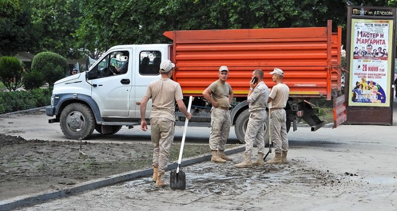КРЫМ. Военные обещают расчистить подтопленные Ялту и Керчь до 24 июня