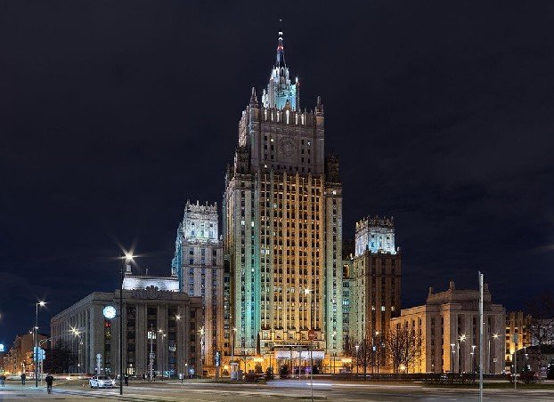 Лавров и Верховный комиссар ООН рассмотрели вопрос возвращения переселенцев в Нагорный Карабах