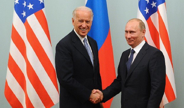 Песков: Путин и Байден рассмотрят вопросы кибербезопасности