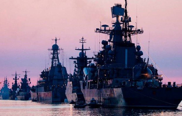 Российские корабли и авиация провели военные маневры в Средиземном море