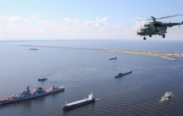 Российские корабли, подлодки и самолеты начали учение в Средиземном море