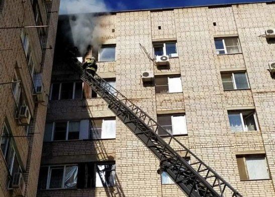РОСТОВ. В Новочеркасске из горящей девятиэтажки эвакуировали 30 жильцов