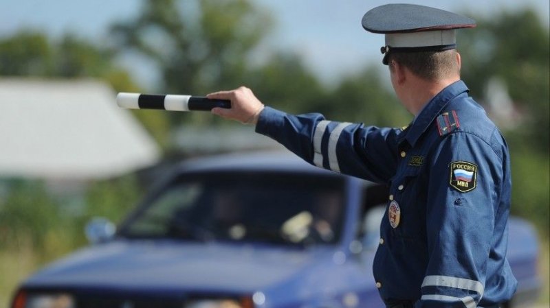 Сотрудникам ГИБДД запретят прятаться от водителей в кустах