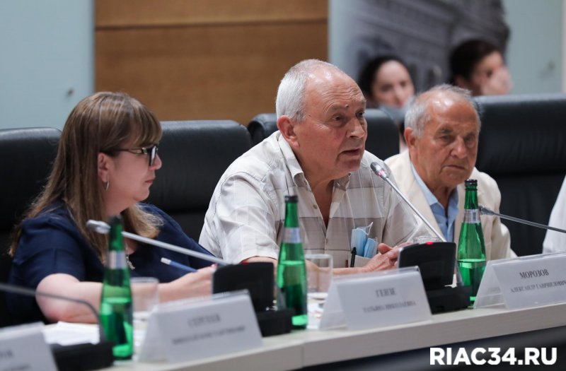 ВОЛГОГРАД. Андрей Бочаров: Членами Общественной Палаты станут люди, работающие на благо региона