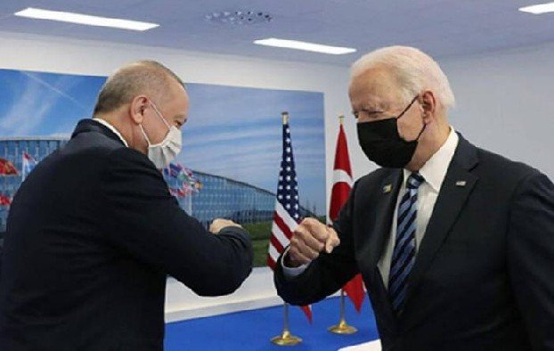 Журналисты в делегации Байдена раскритиковали Белый дом за организацию встречи с Эрдоганом