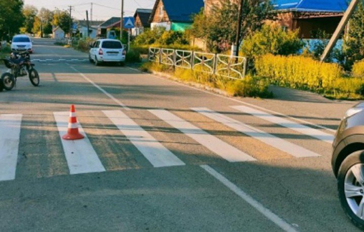 АДЫГЕЯ. В Майкопском районе подросток на мотоцикле сбил мужчину на переходе