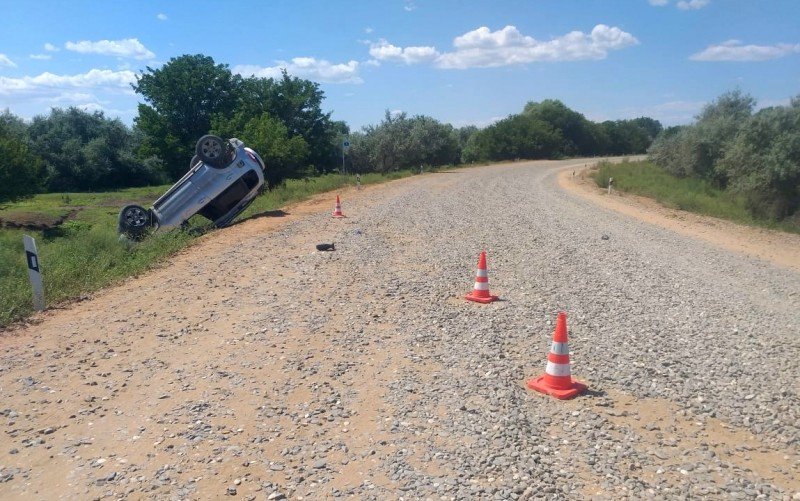 АСТРАХАНЬ. Под Астраханью угонщик автомобиля погиб в ДТП