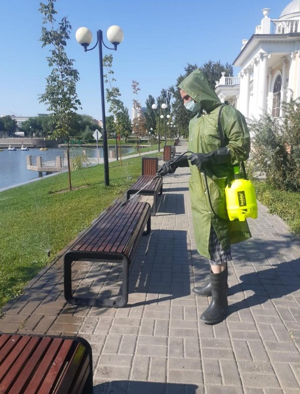 АСТРАХАНЬ. В Астрахани проводится дезинфекция улиц и мест общего пользования