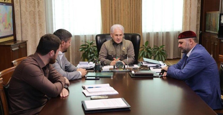 ЧЕЧНЯ. М. Хучиев провел рабочую встречу с министром финансов ЧР С. Тагаевым